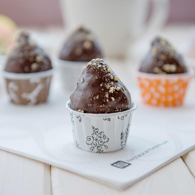 Restaurantware Panificio 1.6 Ounce Baking Cups 200 Pleated Cupcake Liners - Oven-Ready Freezable Black And White Paper Muffin Cases Disposable Vintage Floral For Wedding Parties Baby Showers