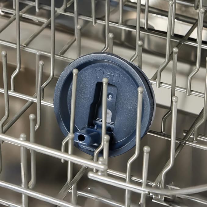 YETI Rambler 30 oz Travel Mug with Flip Straw Lid – Stainless Steel, Vacuum Insulated, Leakproof, Cup Holder Friendly