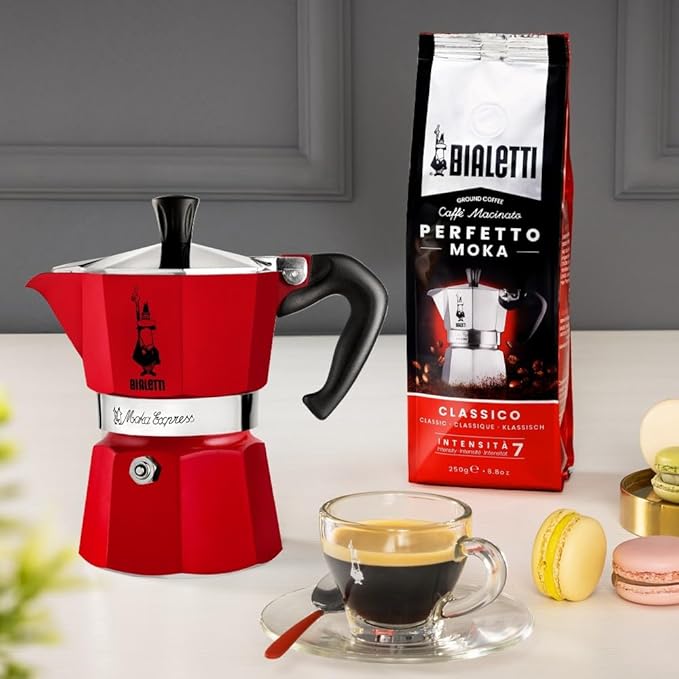 Bialetti - Moka Express: Iconic Stovetop Espresso Maker, Makes Real Italian Coffee, Moka Pot 6 Cups (6 Oz), Aluminium, Red