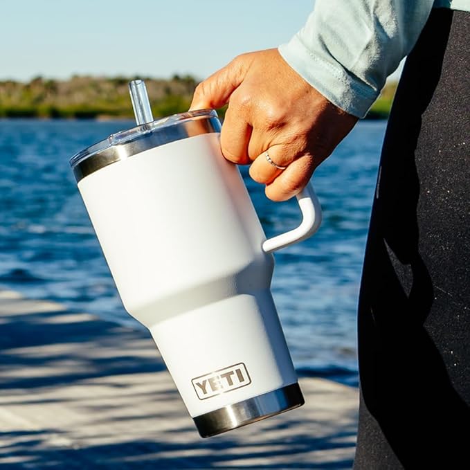 YETI Rambler 35 oz Straw Mug 2.0 - Double-Wall Vacuum Insulation for Cold Beverages – Dishwasher Safe – Cupholder Compatible – Reusable Straw – Comfortable Grip Handle – Travel Mug - Rescue Red