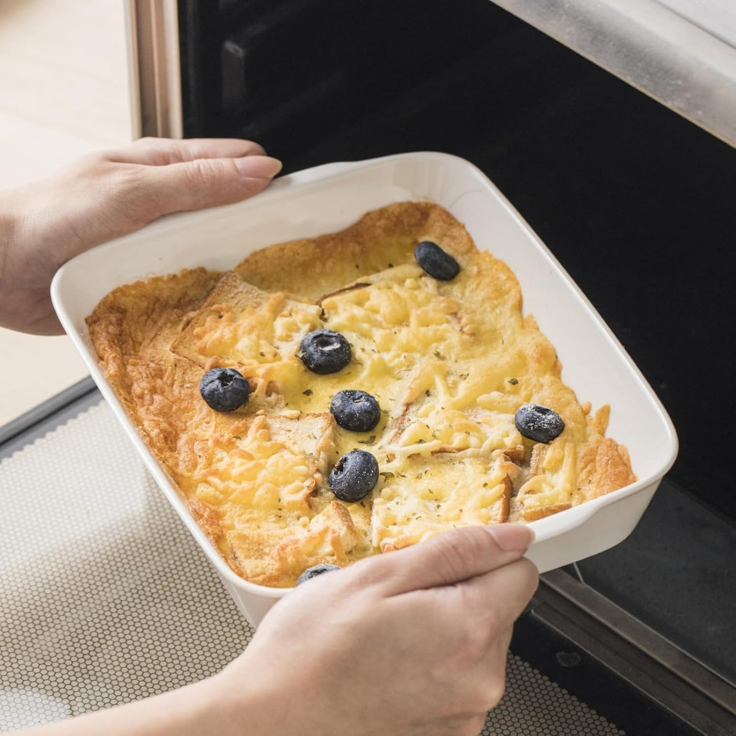 2 QT Small Ceramic Baking Dish, White Casserole Dish with Roasting Racks, Lasagna Pan for Oven, Ceramic Baking Pan, Kitchen Decor, Microwave Oven Safe, Dinner, Wedding (7.6" x 12.3")