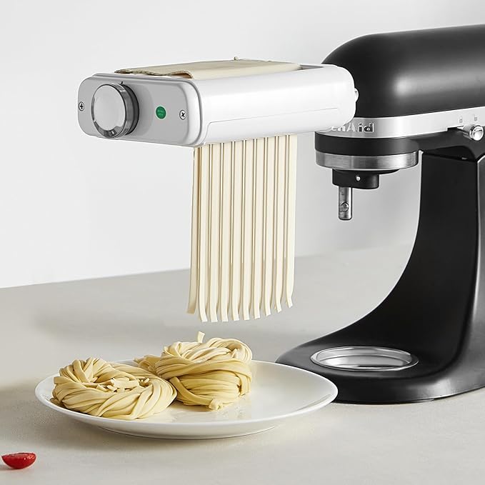 VEVOR Pasta Maker Attachment for KitchenAid Stand Mixer, 3 in 1 Pasta Attachments Including Pasta Roller, Spaghetti Fettuccine Cutter and Cleaning Brush, Pasta Machine Attachment Accessories for KA