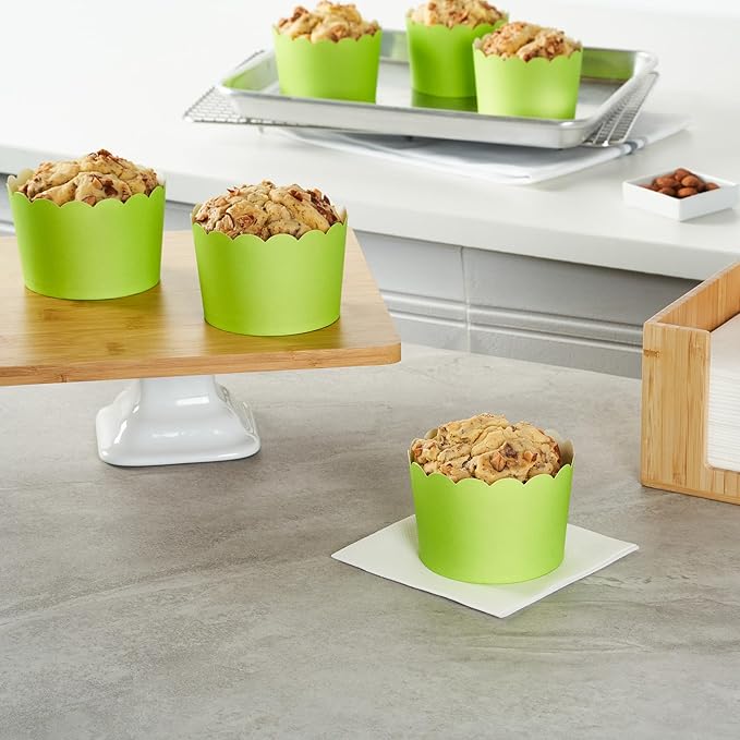 Restaurantware Baking Cups 200 Pack of 10 oz Paper Cupcake Liners Greaseproof Scalloped Oven-Safe Elegant Dessert Muffin Cups Disposable for Parties