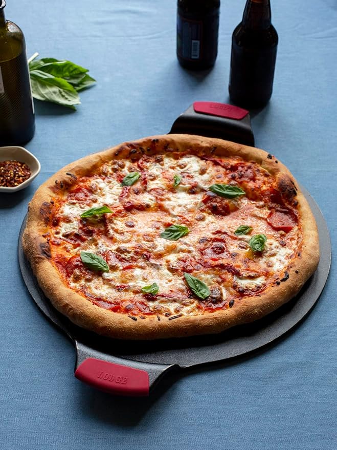 Lodge Cast Iron 15-Inch Pizza Pan with Silicone Grips