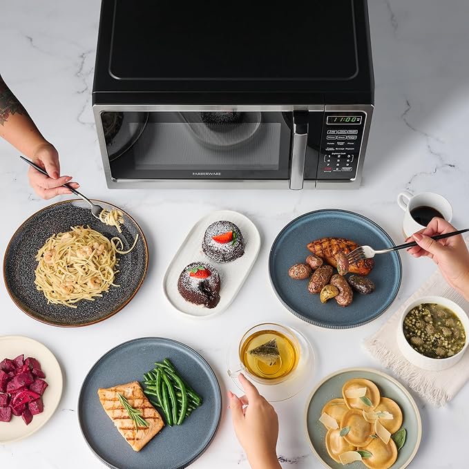 Farberware 0.9 Cu. Ft. Countertop Microwave Oven – 900 Watts Power, Auto Cook Settings, Defrost, Easy Clean and Child Safety Lock - Stainless