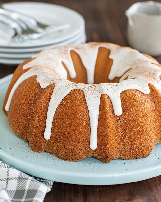 Nordic Ware Formed Treat Bundt Pan, 12-Cup, Silver