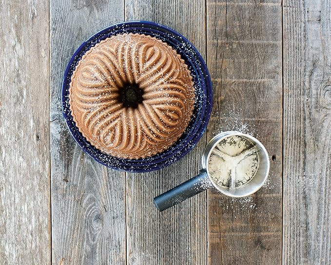 Nordic Ware Bavaria Bundt Pan, 10-Cup, Graphite